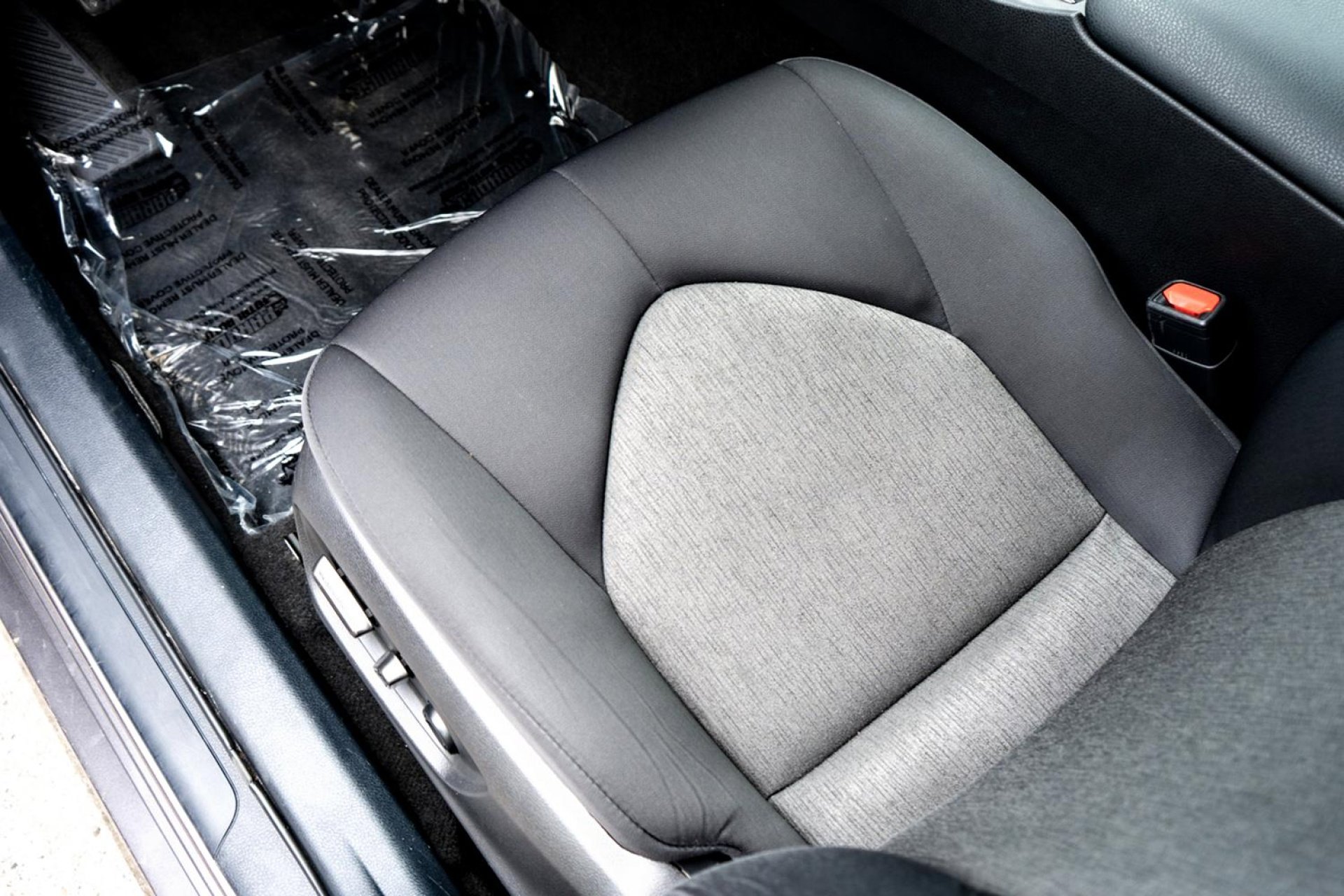 2022 Toyota Camry LE photo 10