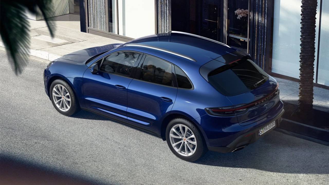 2025 Porsche Macan Base photo 4