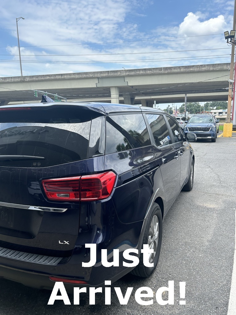 2021 Kia Sedona LX photo 2