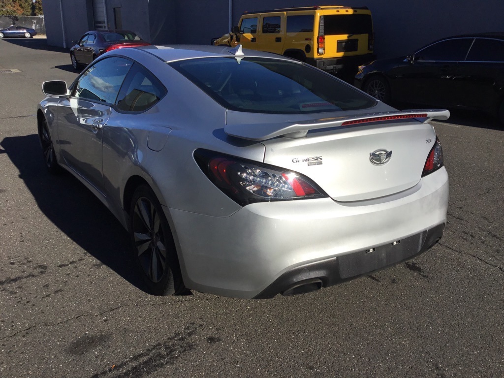2012 Hyundai Genesis Coupe 2.0T photo 4
