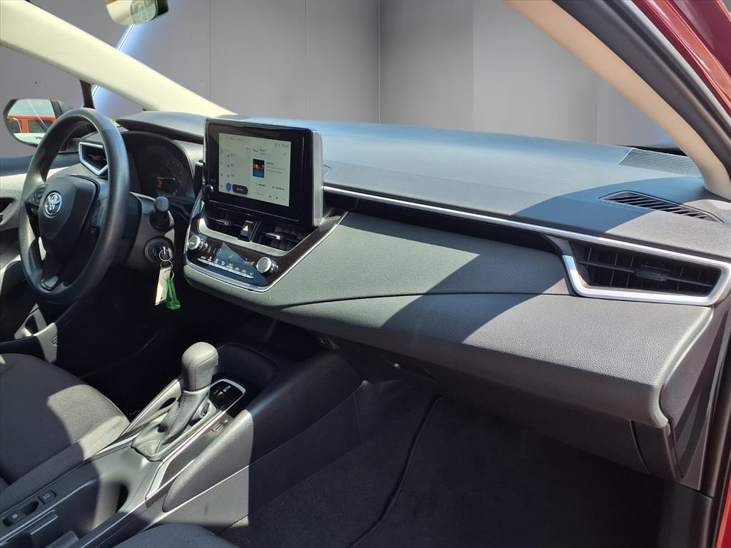 2025 Toyota Corolla LE photo 13