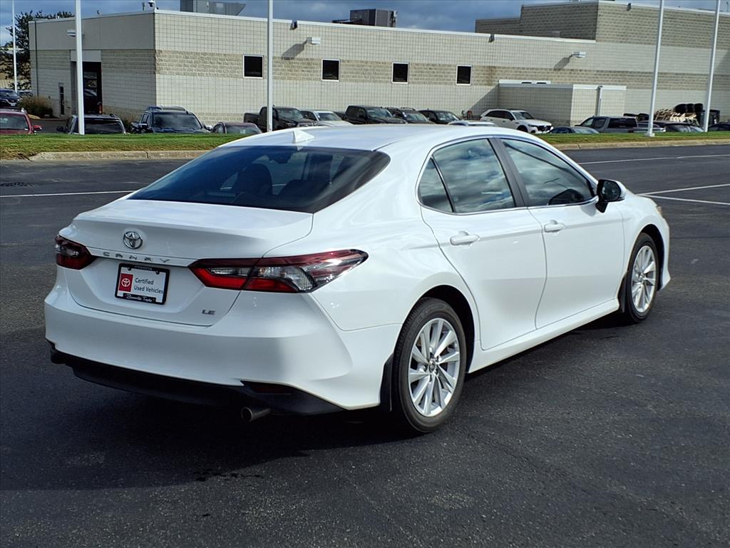 2023 Toyota Camry LE photo 3
