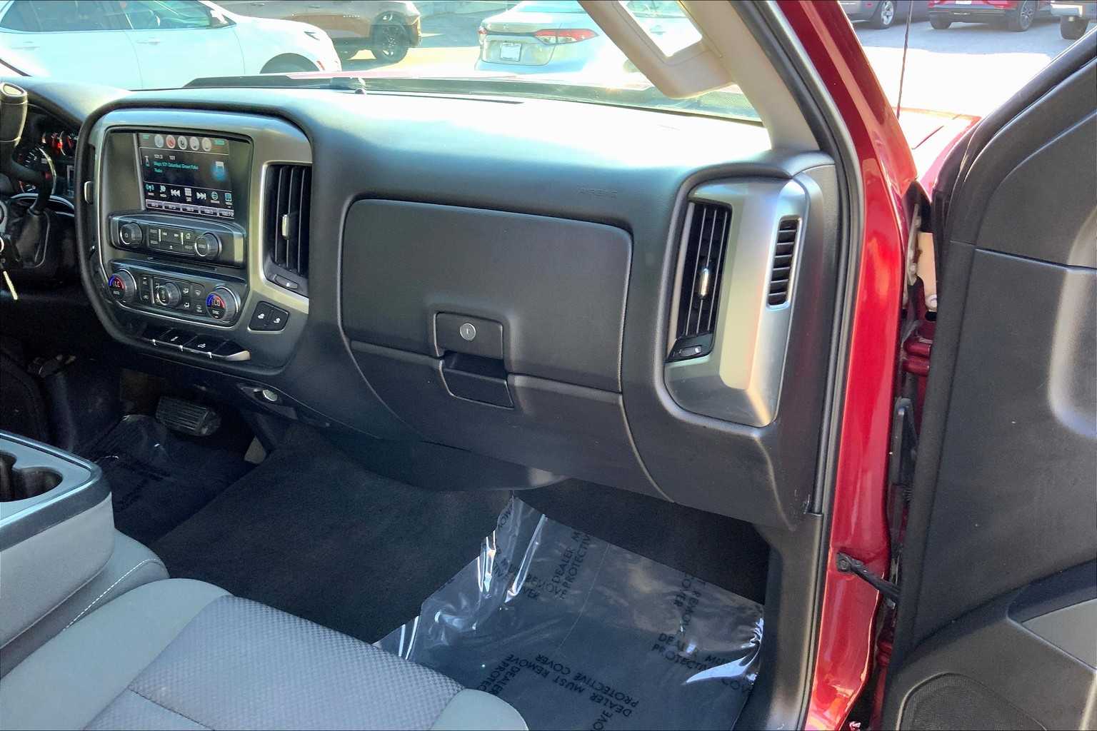 2017 Chevrolet Silverado 1500 LT photo 17