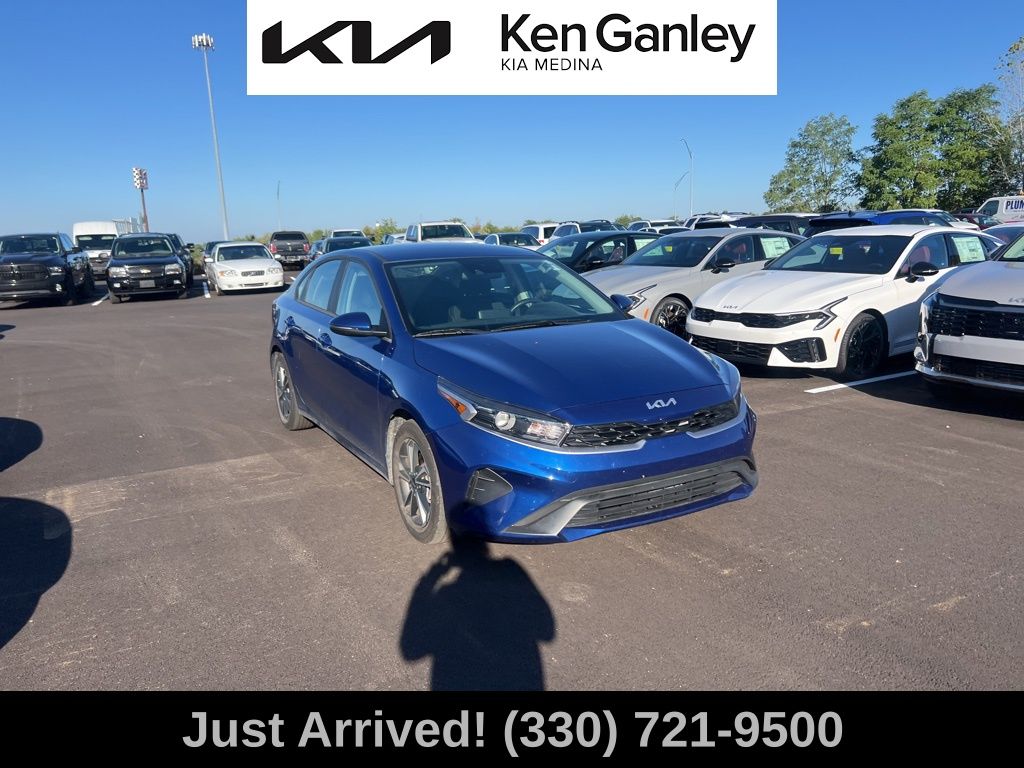 2024 Kia Forte LXS photo 3