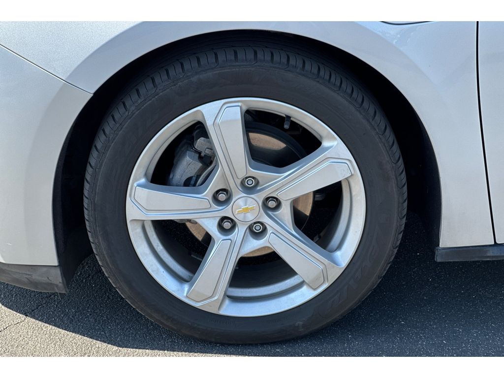 2018 Chevrolet Volt LT photo 10