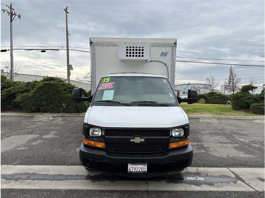 2015 Chevrolet Express Cutaway Van photo 3