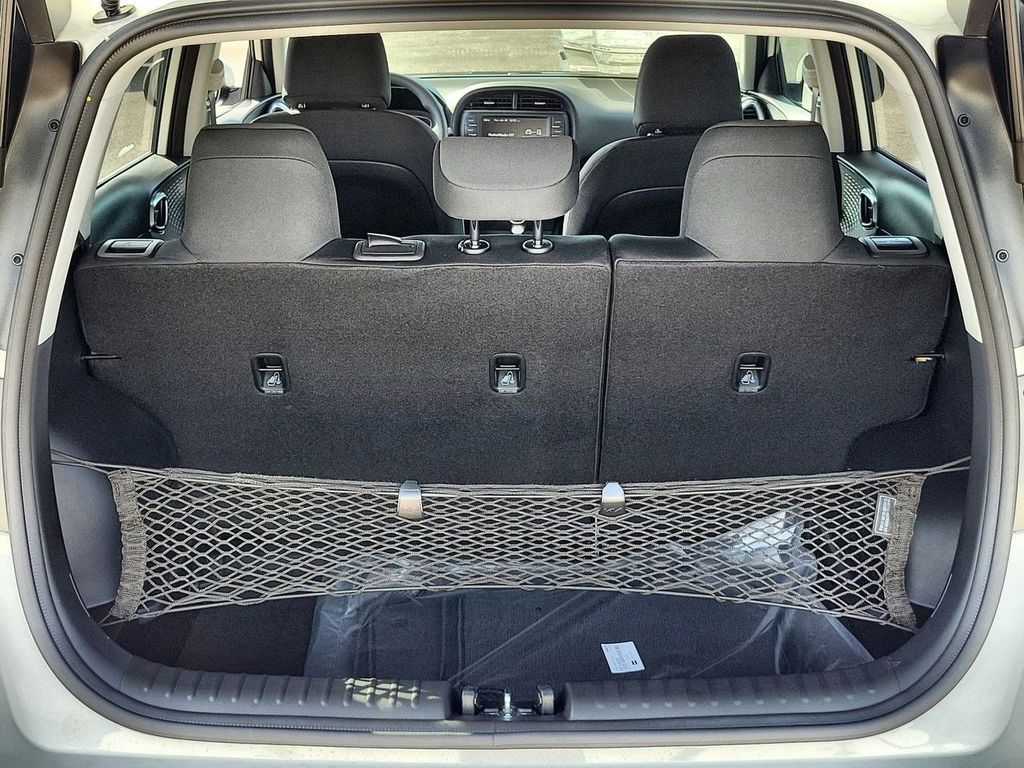 2025 Kia Soul LX photo 11