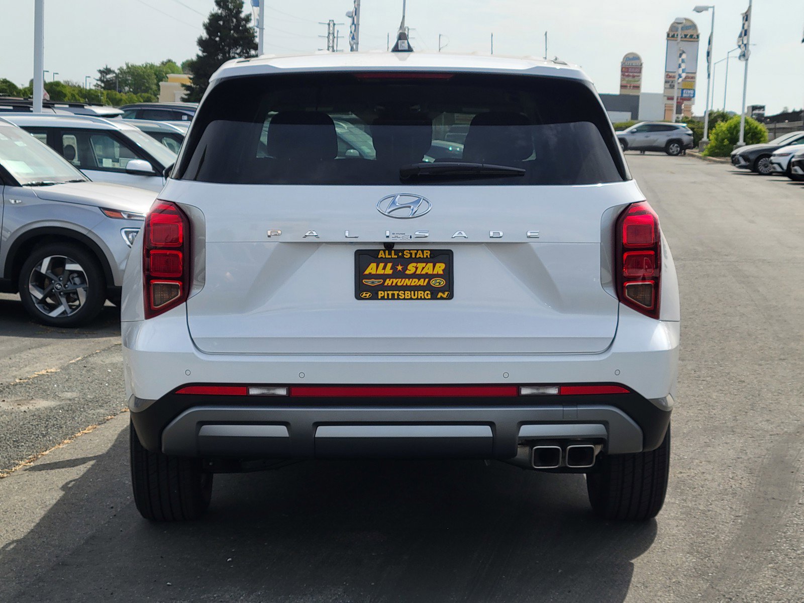 New 2025 Hyper White Hyundai SE image 5
