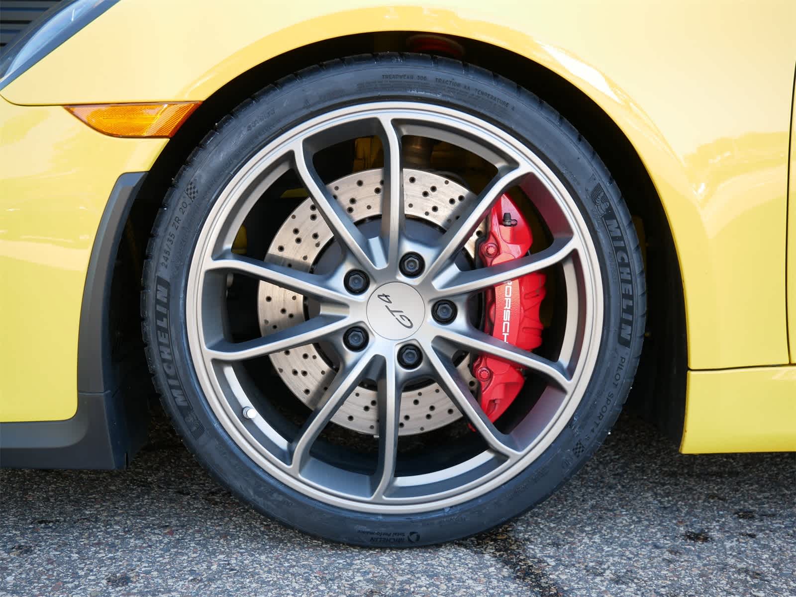 2016 Porsche Cayman GT4 photo 19