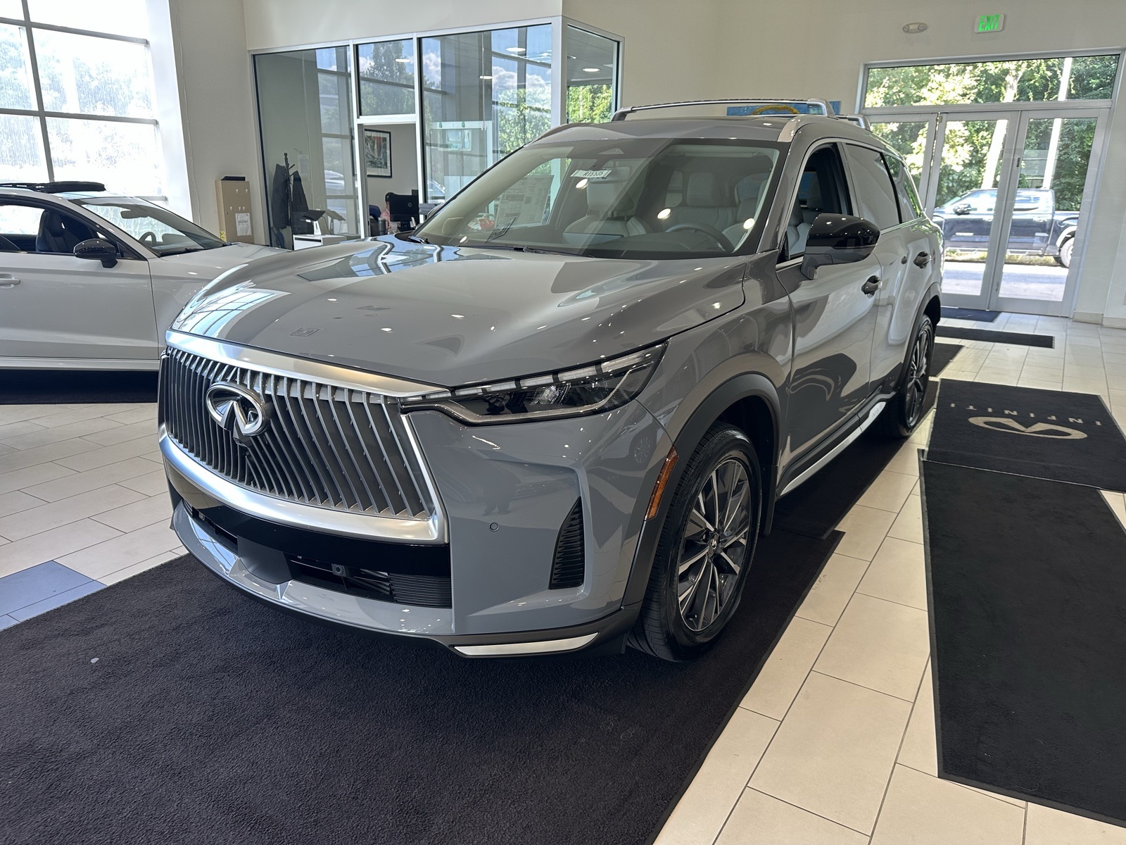 2026 Infiniti QX60 Luxe photo 3