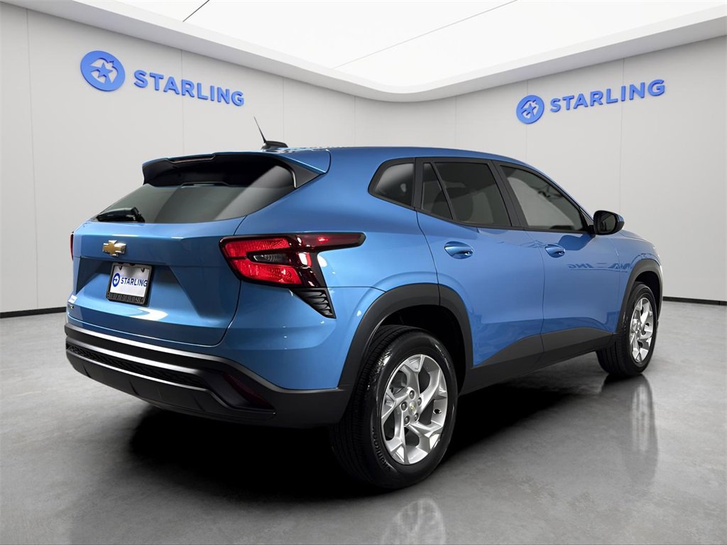2025 Chevrolet Trax LS photo 6