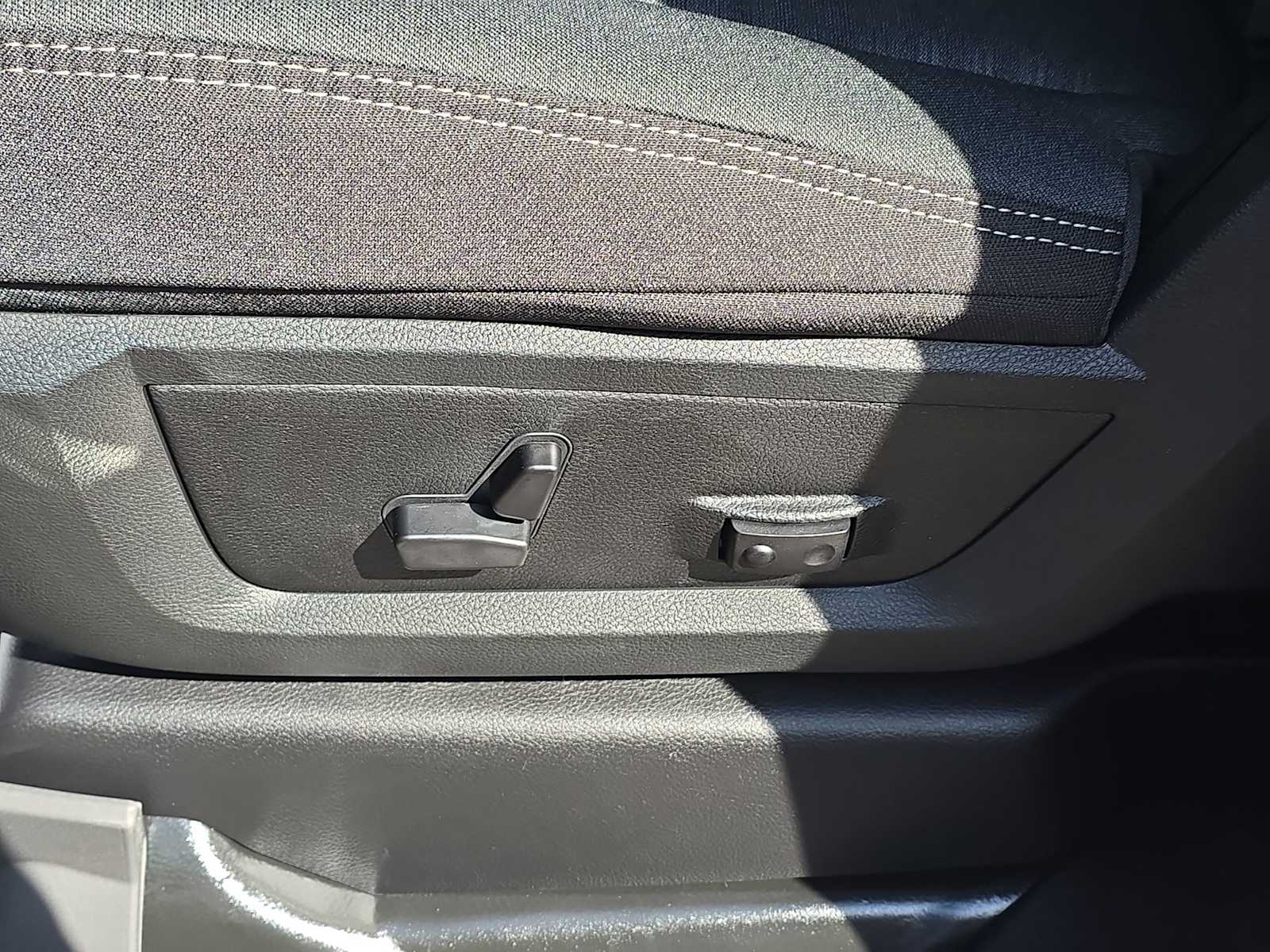 2025 Ram 2500 Big Horn photo 17