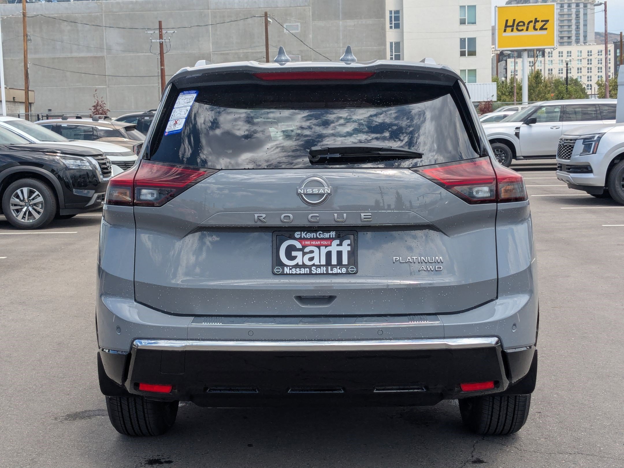 2025 Nissan Rogue Platinum photo 4