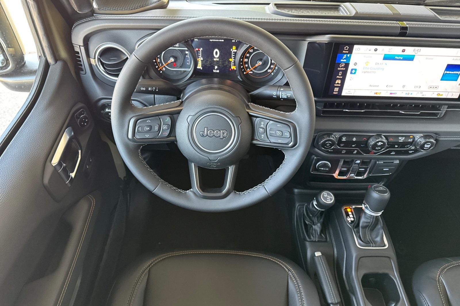 2025 Jeep Gladiator Sport photo 13