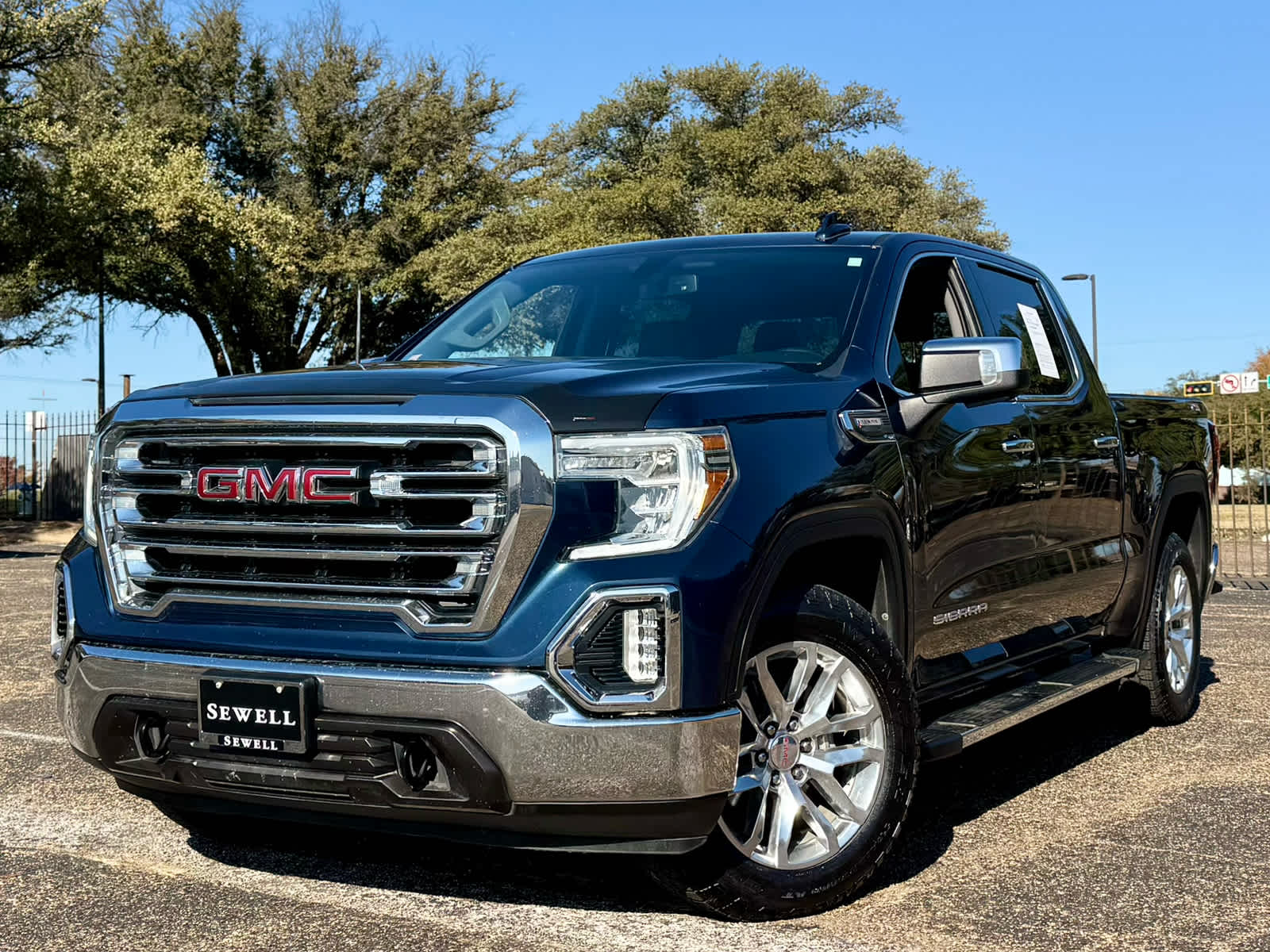 2021 GMC Sierra 1500 SLT's photo