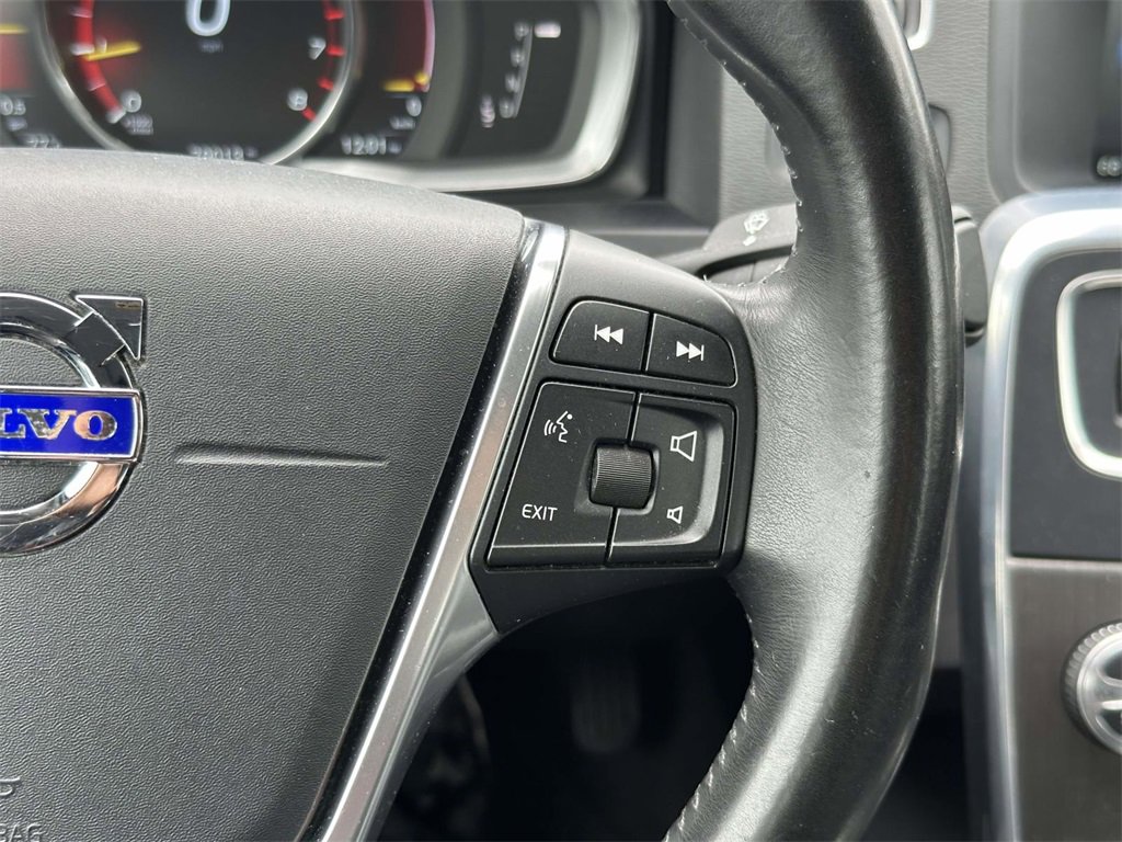 2016 Volvo S60 T5 Drive-E Premier photo 7