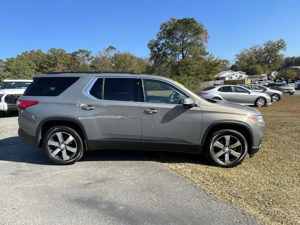 Used 2019 Chevrolet Traverse 3LT with VIN 1GNERHKW8KJ141768 for sale in Sylacauga, AL