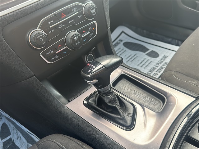 2021 Dodge Charger SXT photo 12