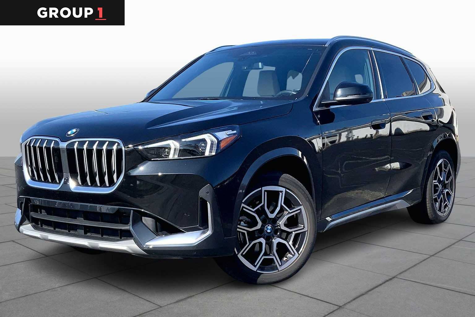 2025 BMW X1 28i's photo