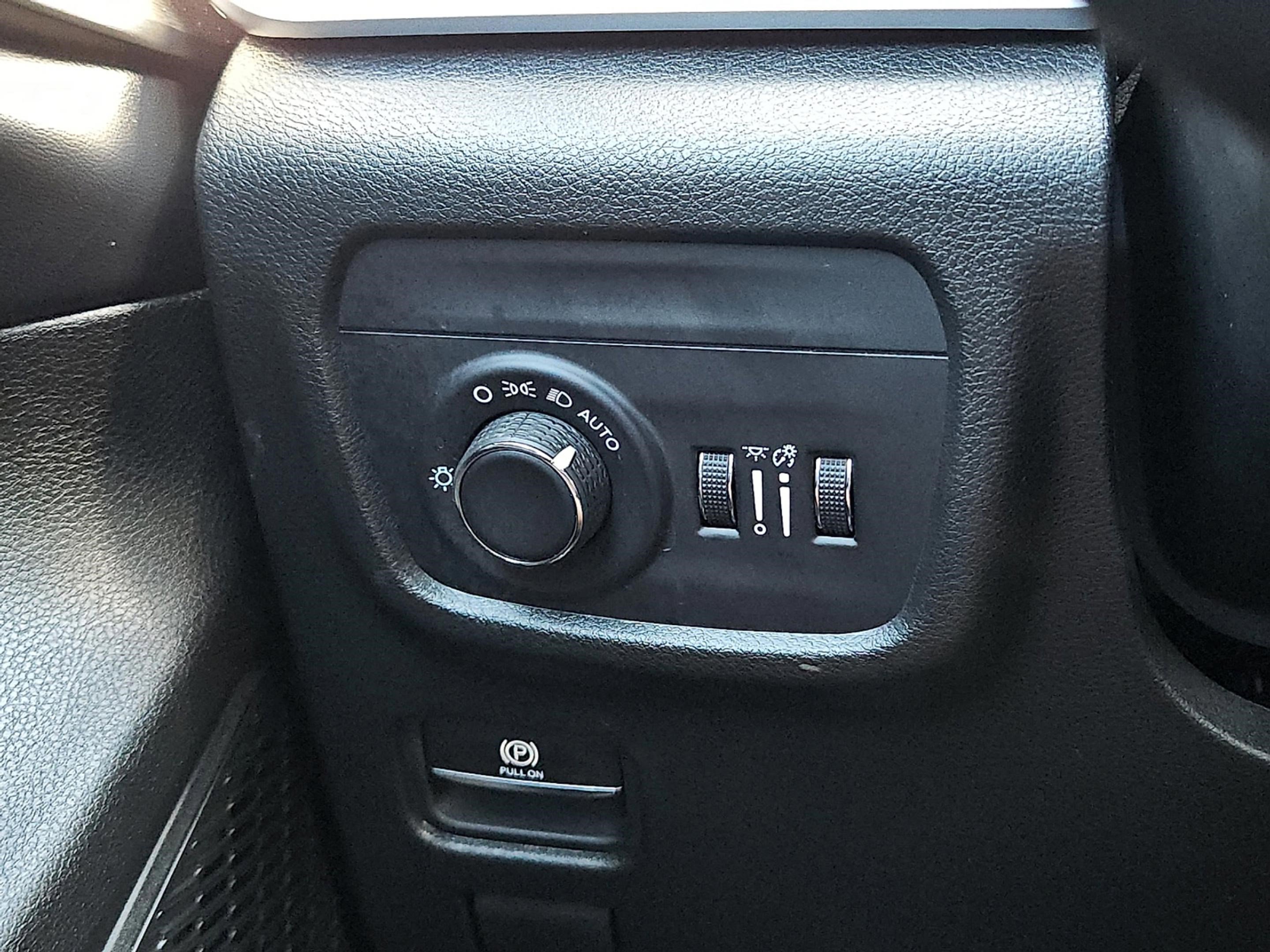 2025 Jeep Grand Cherokee Laredo photo 23