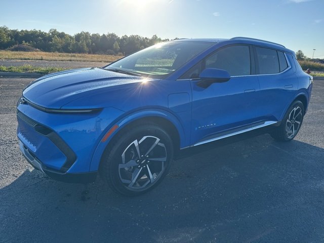 2024 Chevrolet Equinox EV LT's photo