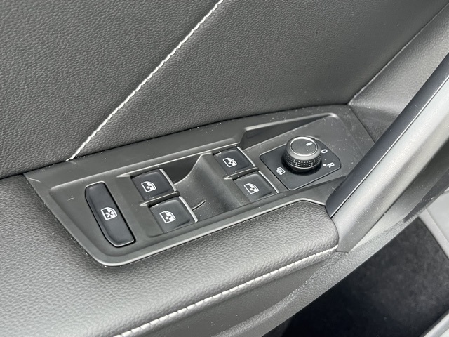 2024 Volkswagen Tiguan SE R-Line Black photo 26