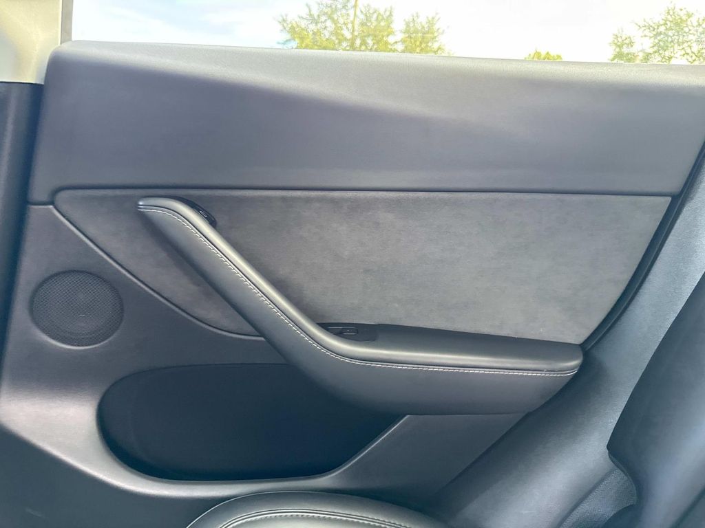 2022 Tesla Model Y Long Range photo 13