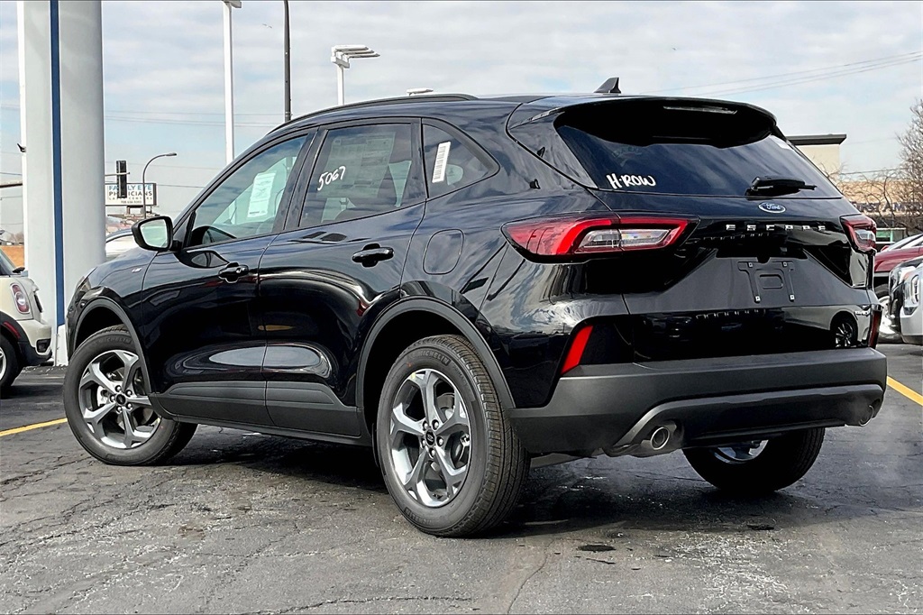 2025 Ford Escape ST-Line photo 3