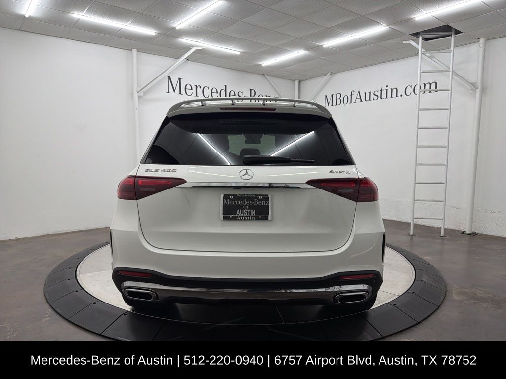 2025 Mercedes Benz GLE 450 4MATIC photo 4