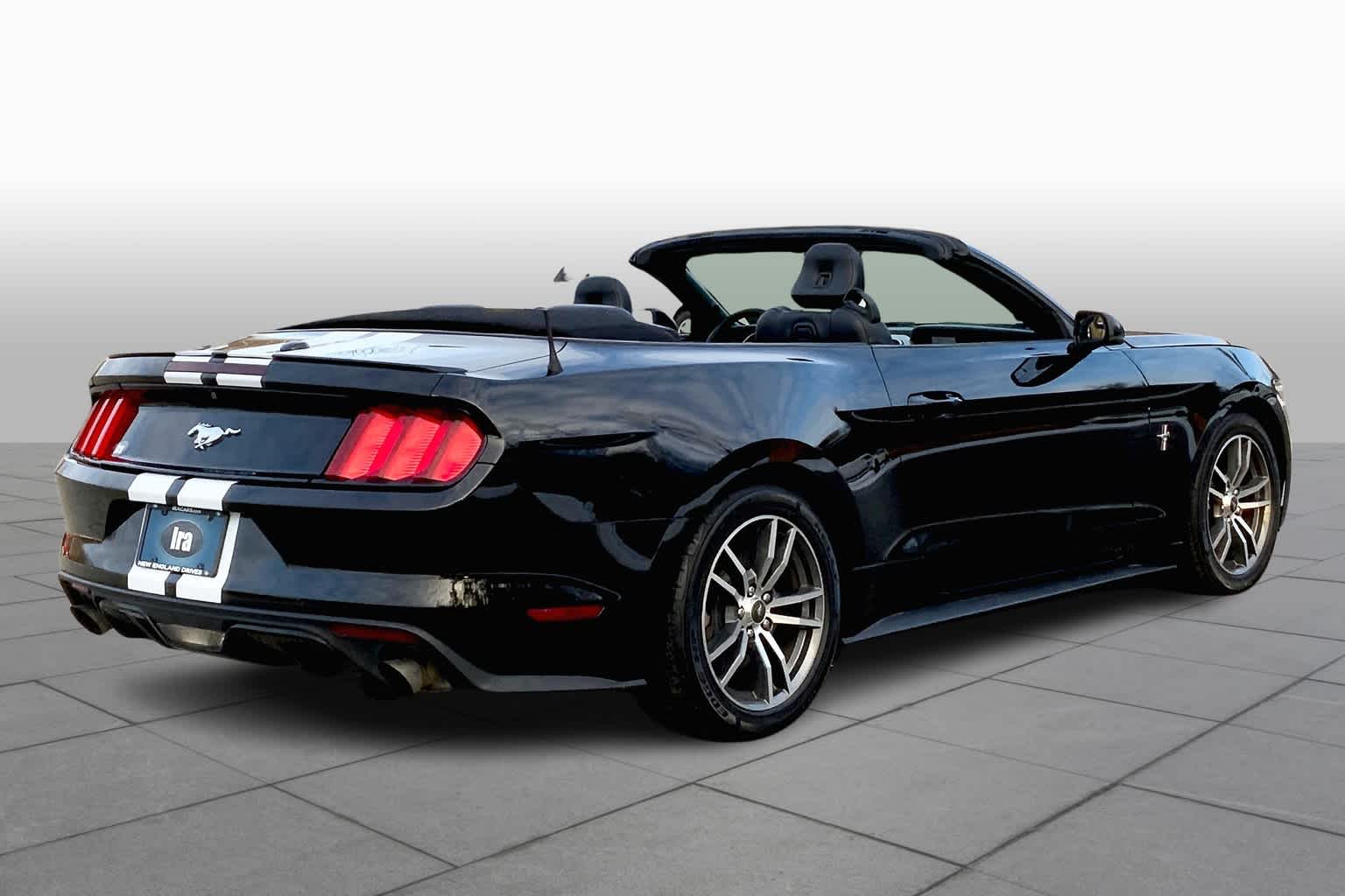 2016 Ford Mustang EcoBoost Premium photo 11