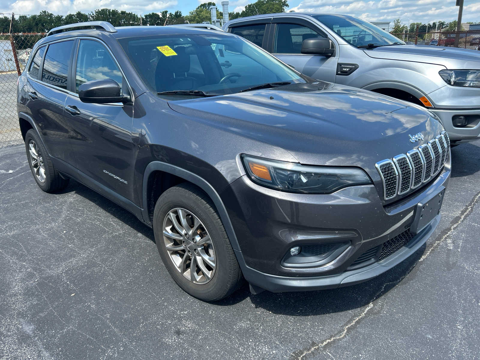 2019 Jeep Cherokee Latitude photo 2