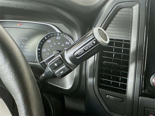 2024 Nissan Titan SV photo 16