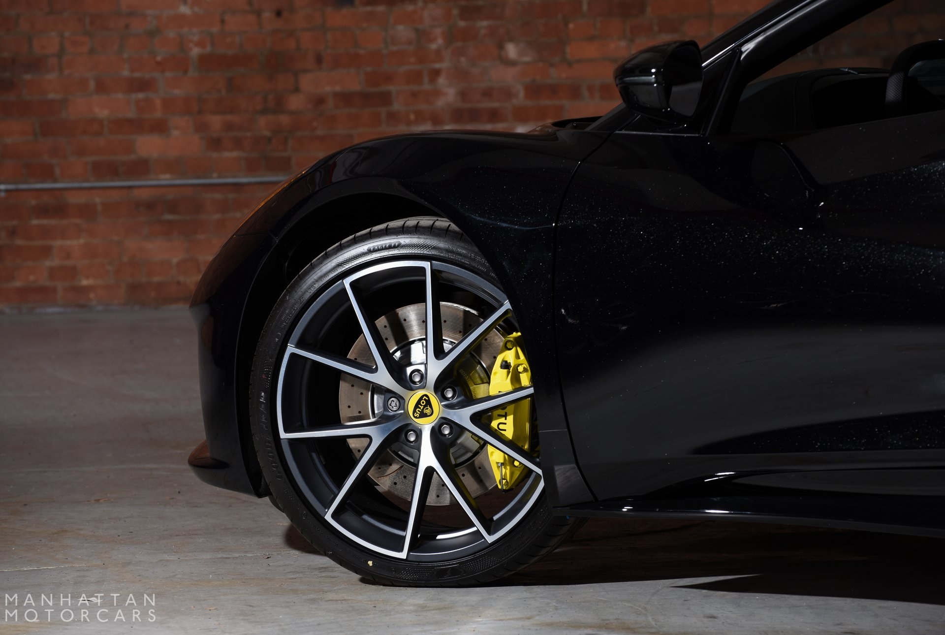 2024 Lotus Emira photo 9
