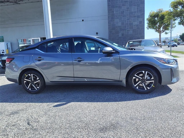 2025 Nissan Sentra SV photo 4