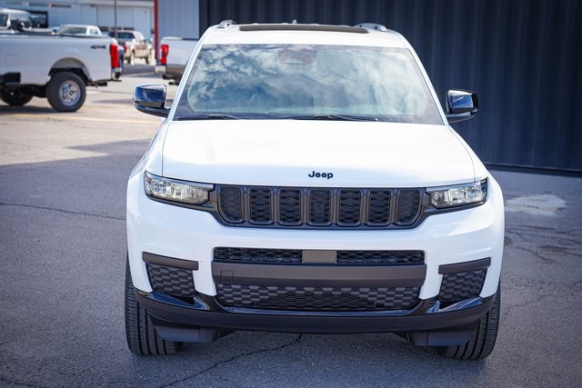 2025 Jeep Grand Cherokee Altitude X photo 2