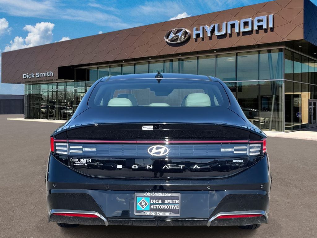 2025 Hyundai Sonata Hybrid Limited photo 2