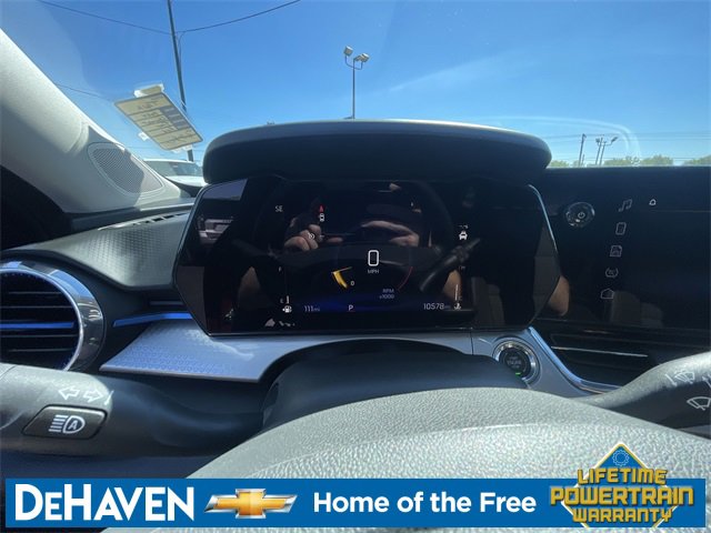 2024 Chevrolet Trax LT photo 3