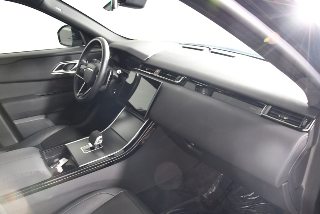 2025 Land Rover Range Rover Velar SE photo 18