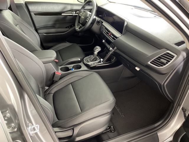 2026 Kia Seltos EX photo 7