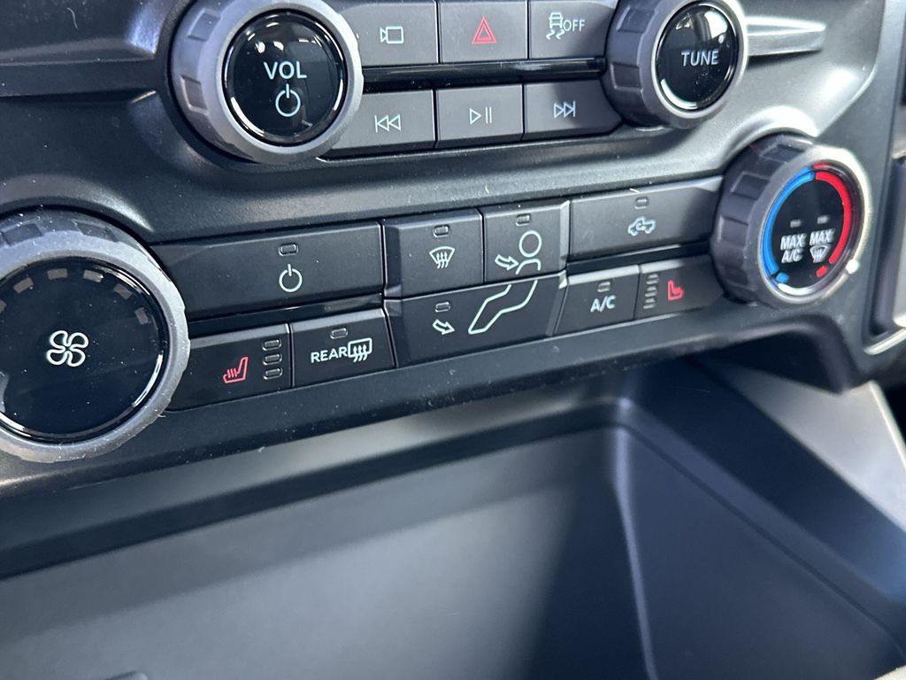2025 Ford F-350 XLT photo 24