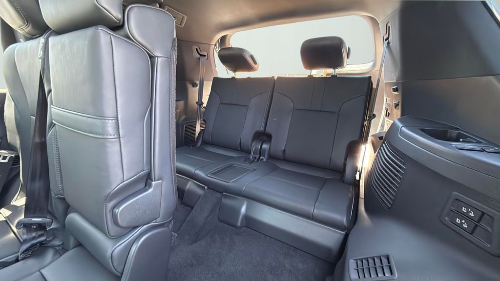 2025 Lexus LX photo 11