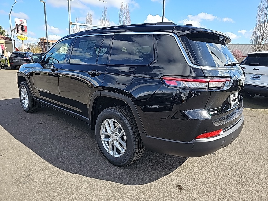 2025 Jeep Grand Cherokee Laredo X photo 3