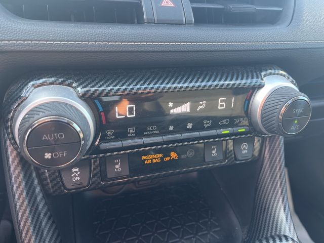2021 Toyota RAV4 XLE photo 20