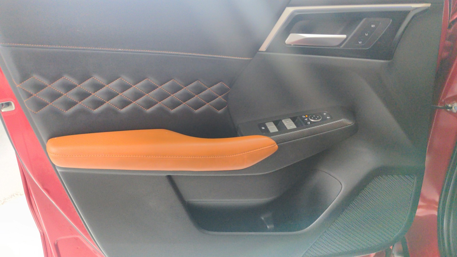 Used 2022  Mitsubishi SEL image 26