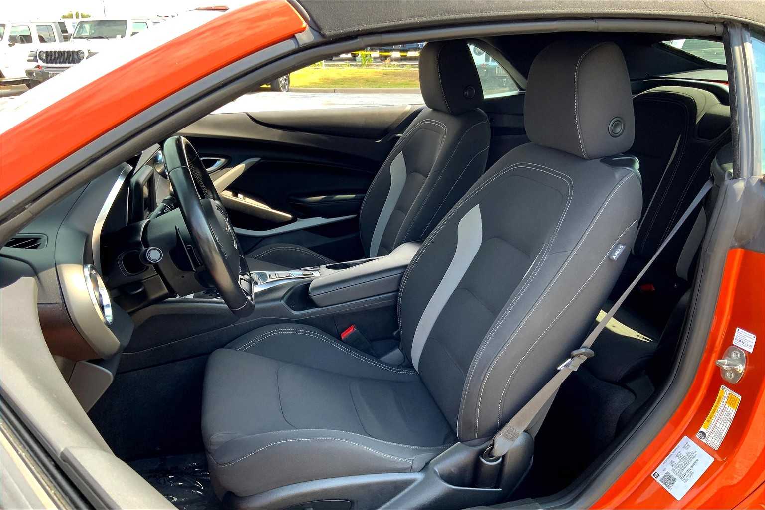 2023 Chevrolet Camaro 1LT photo 6