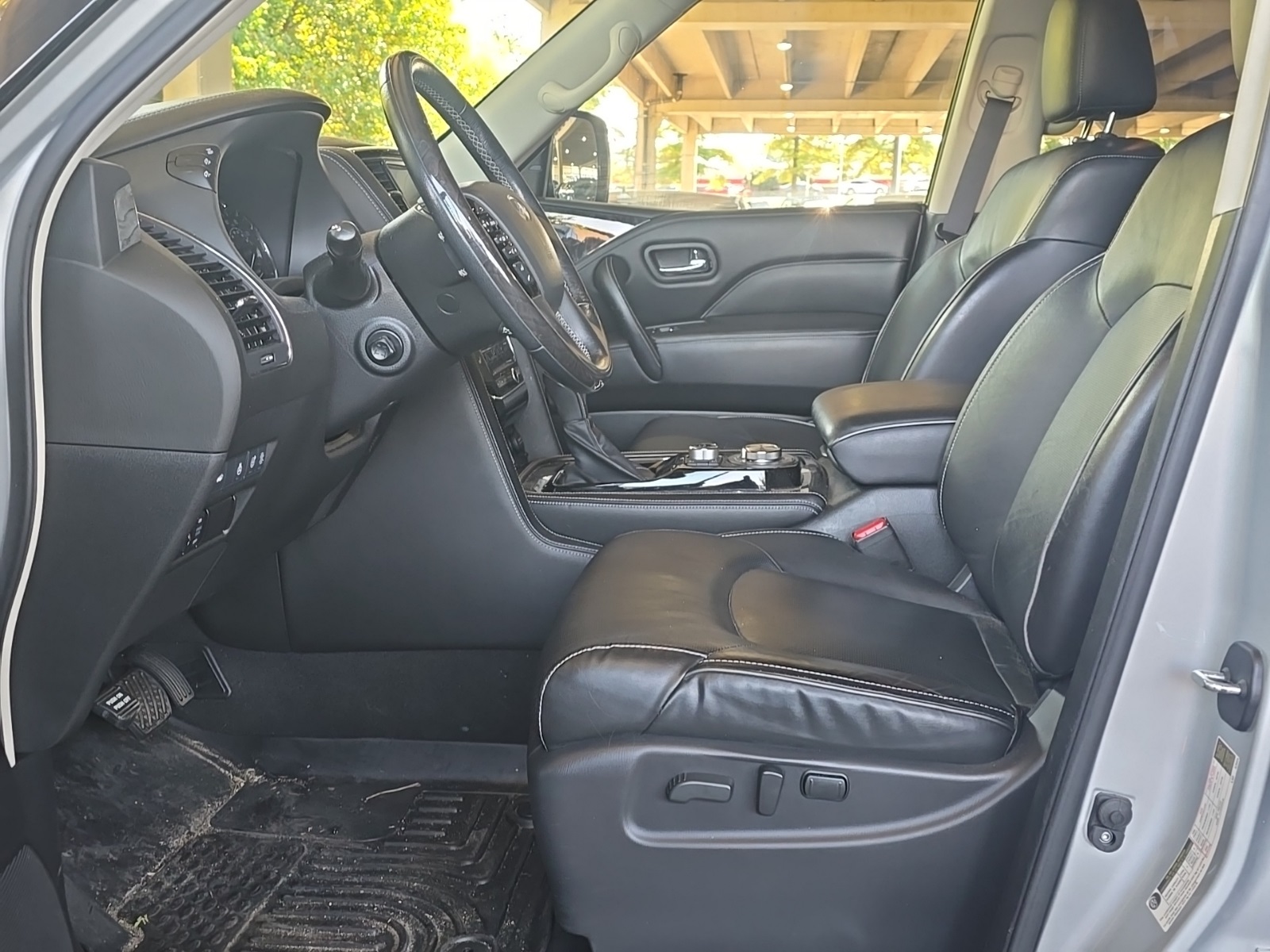 2020 Infiniti QX80 Luxe photo 4