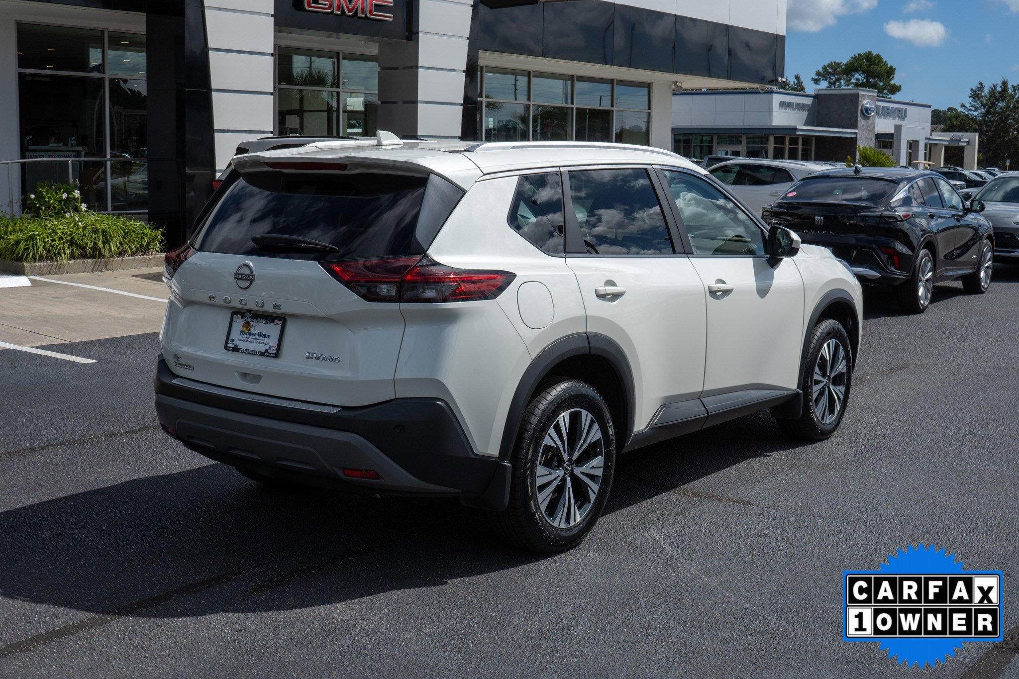 2023 Nissan Rogue SV photo 3