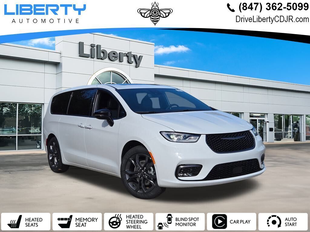 2026 Chrysler Pacifica Select's photo