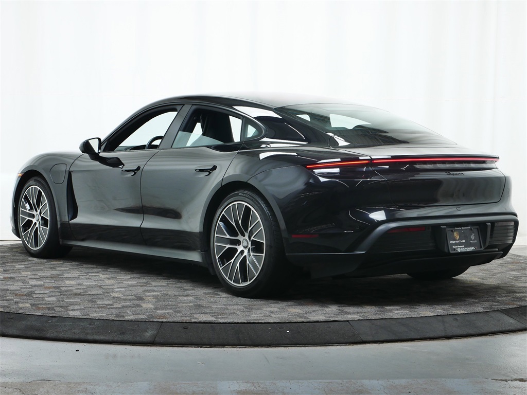 2021 Porsche Taycan Base photo 3