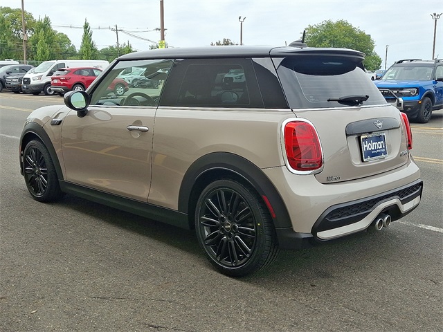 2024 Mini Cooper 2 Door Hardtop Signature photo 5